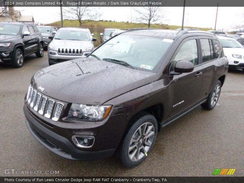 Front 3/4 View of 2014 Compass Limited 4x4