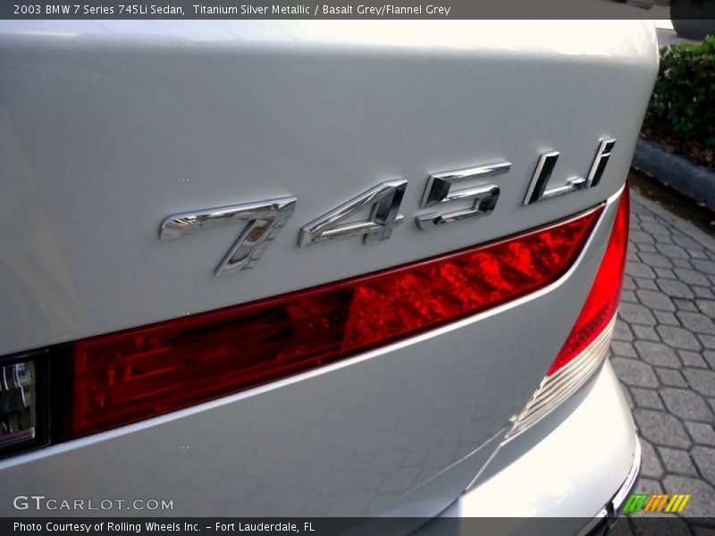  2003 7 Series 745Li Sedan Logo
