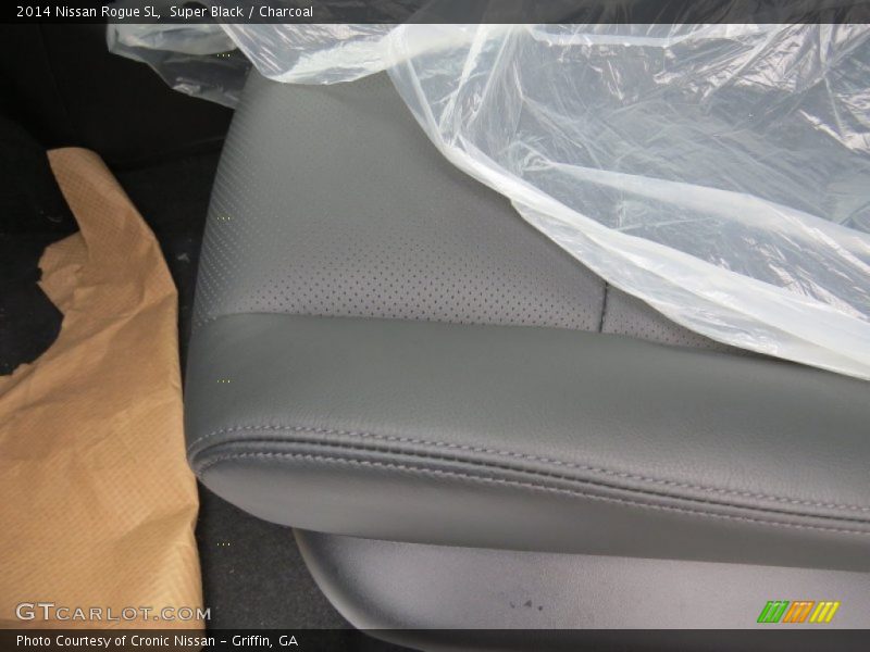 Super Black / Charcoal 2014 Nissan Rogue SL