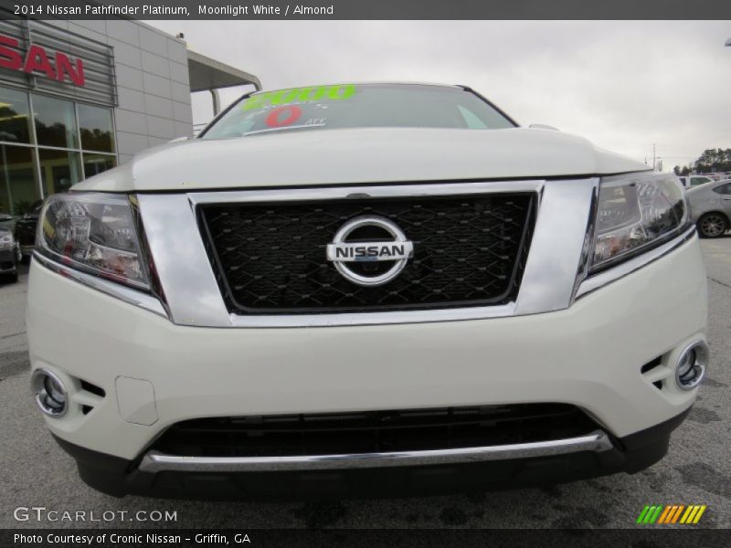 Moonlight White / Almond 2014 Nissan Pathfinder Platinum