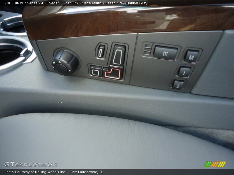 Controls of 2003 7 Series 745Li Sedan