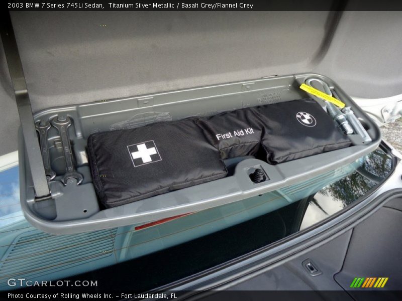 Tool Kit of 2003 7 Series 745Li Sedan