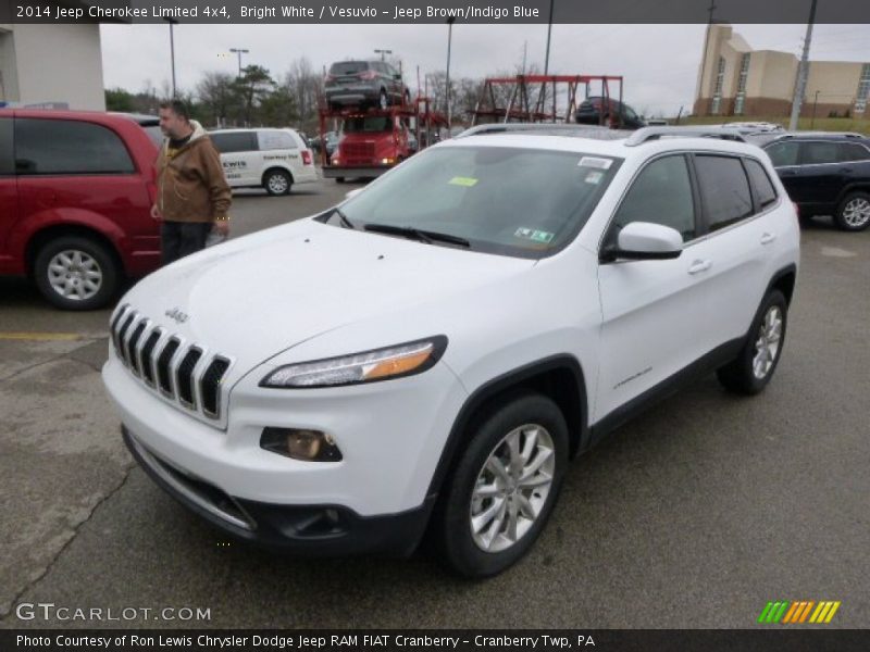 Front 3/4 View of 2014 Cherokee Limited 4x4