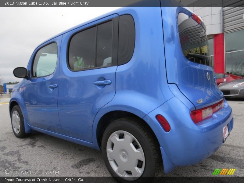 Bali Blue / Light Gray 2013 Nissan Cube 1.8 S