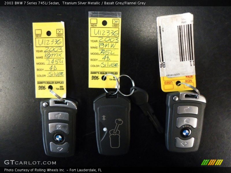 Keys of 2003 7 Series 745Li Sedan