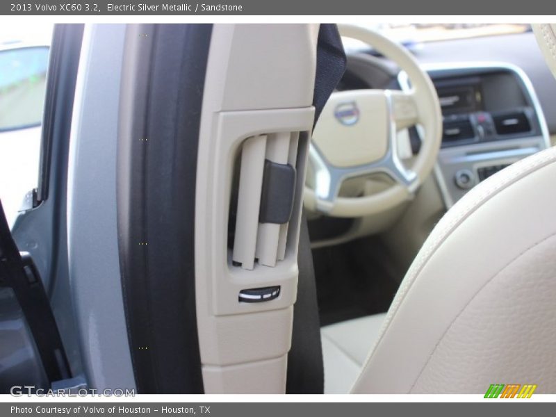 Electric Silver Metallic / Sandstone 2013 Volvo XC60 3.2