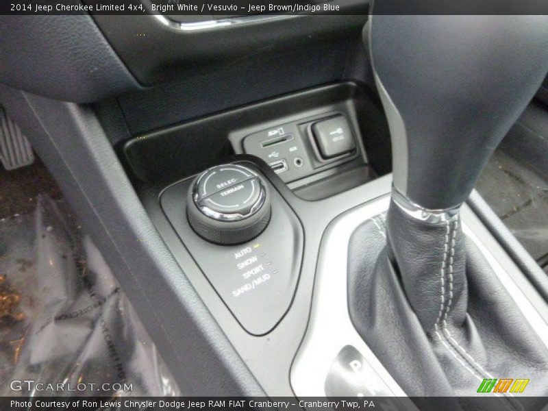 Controls of 2014 Cherokee Limited 4x4