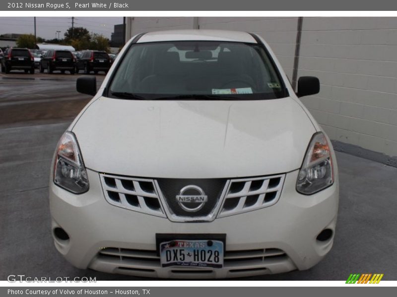 Pearl White / Black 2012 Nissan Rogue S
