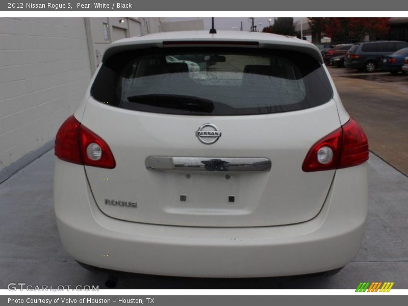 Pearl White / Black 2012 Nissan Rogue S