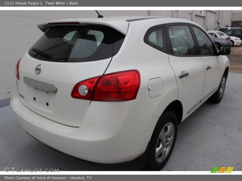 Pearl White / Black 2012 Nissan Rogue S