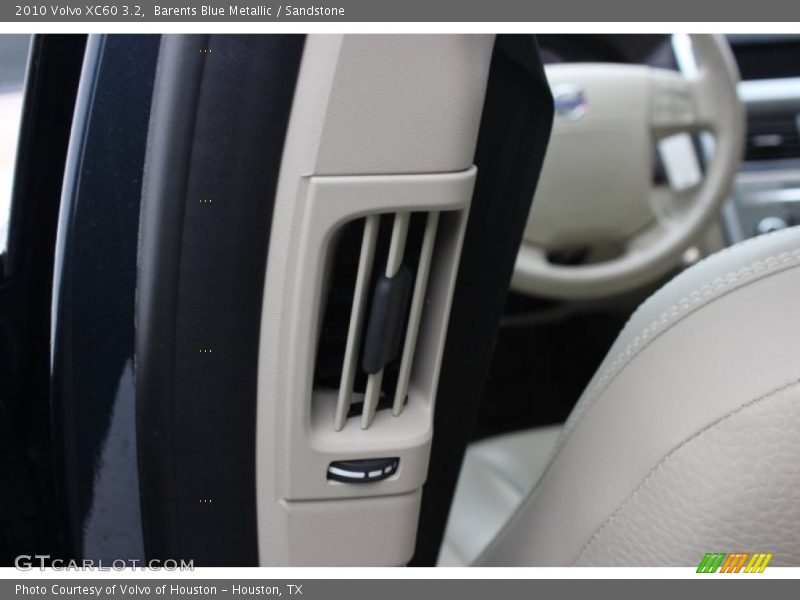 Barents Blue Metallic / Sandstone 2010 Volvo XC60 3.2