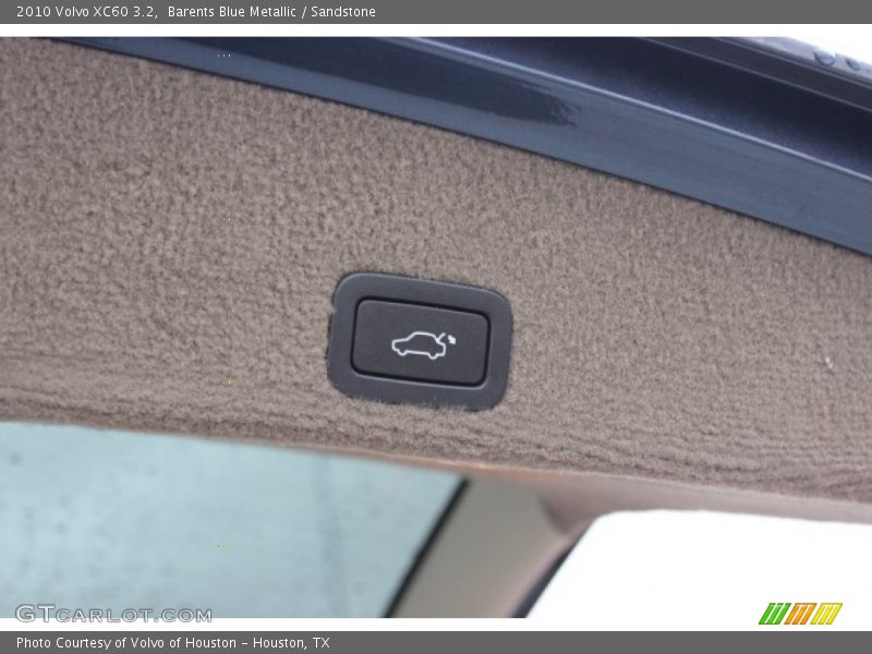 Barents Blue Metallic / Sandstone 2010 Volvo XC60 3.2
