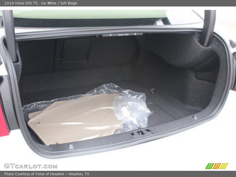 Ice White / Soft Beige 2014 Volvo S60 T5