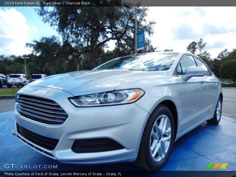 Ingot Silver / Charcoal Black 2014 Ford Fusion SE