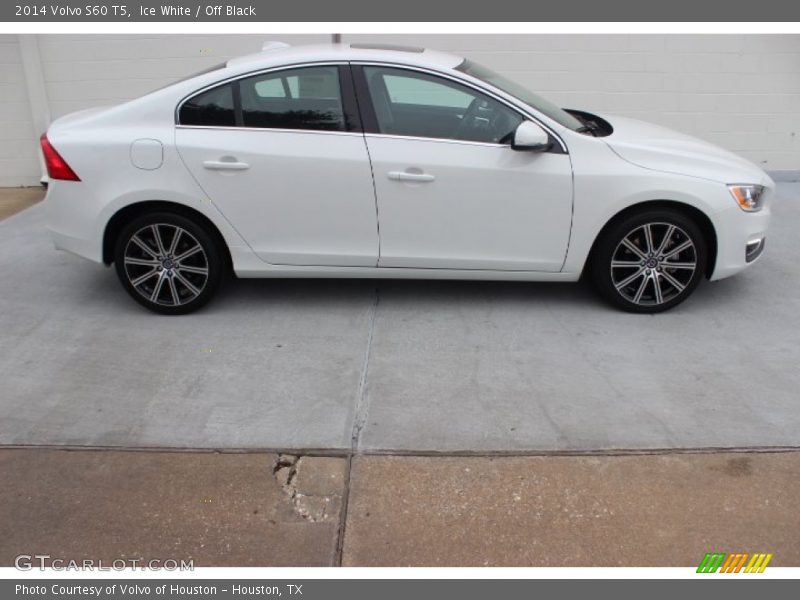 Ice White / Off Black 2014 Volvo S60 T5