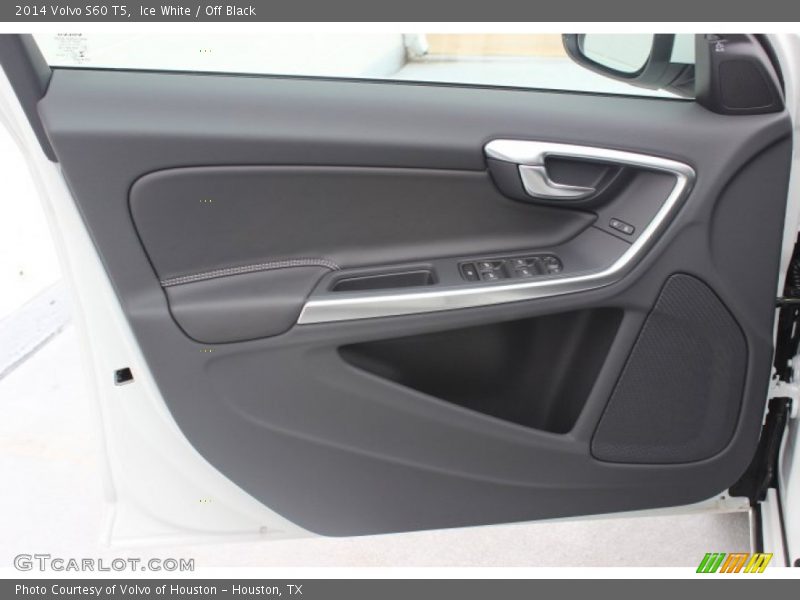 Ice White / Off Black 2014 Volvo S60 T5