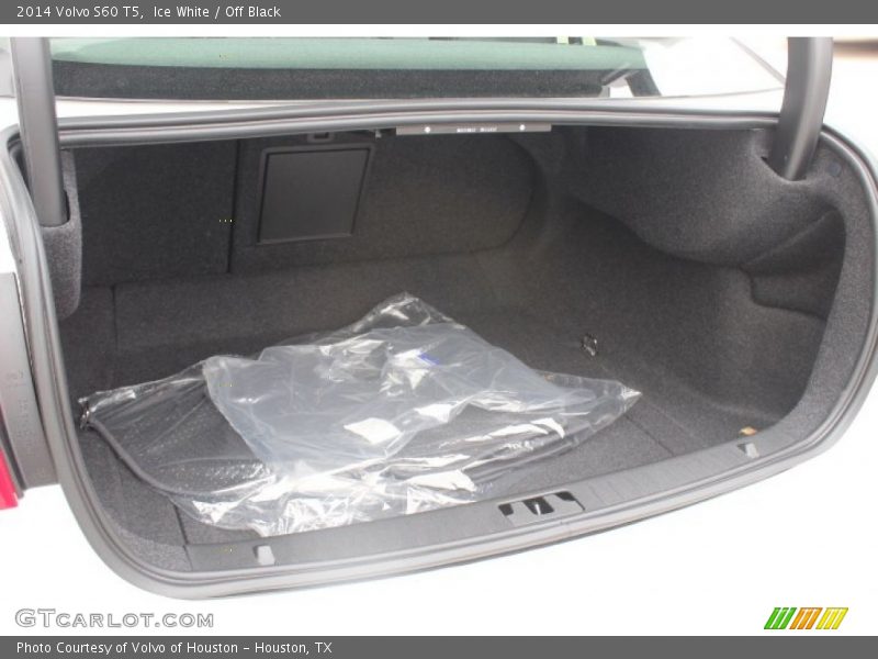 Ice White / Off Black 2014 Volvo S60 T5