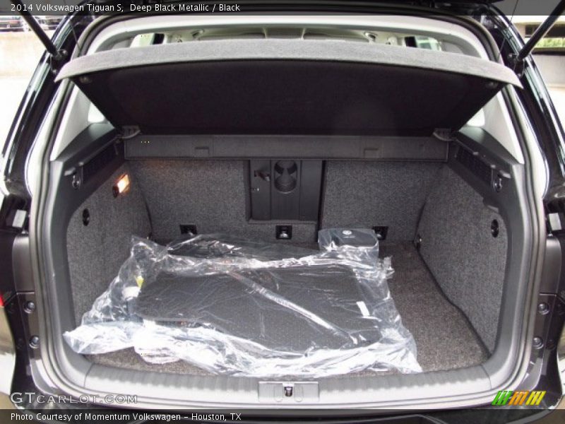 Deep Black Metallic / Black 2014 Volkswagen Tiguan S