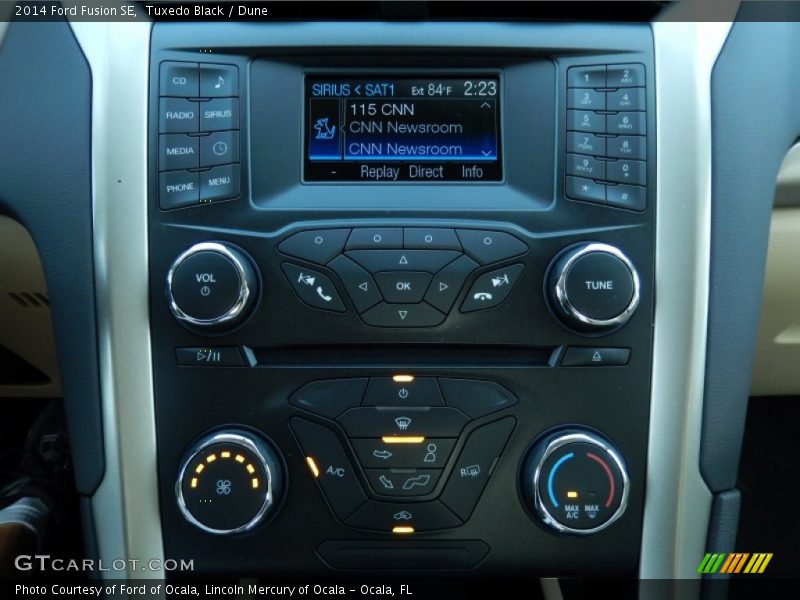 Tuxedo Black / Dune 2014 Ford Fusion SE