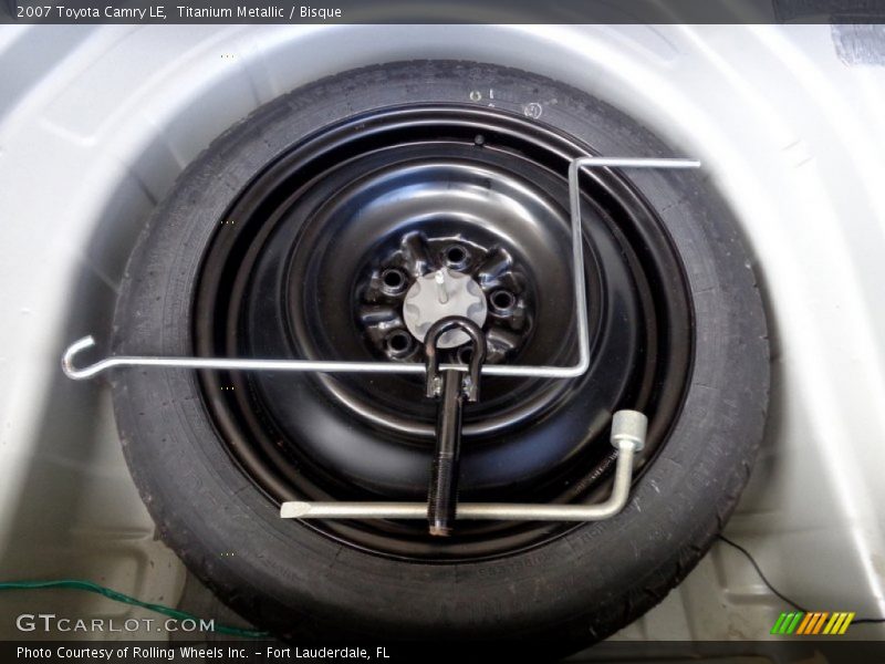 Titanium Metallic / Bisque 2007 Toyota Camry LE