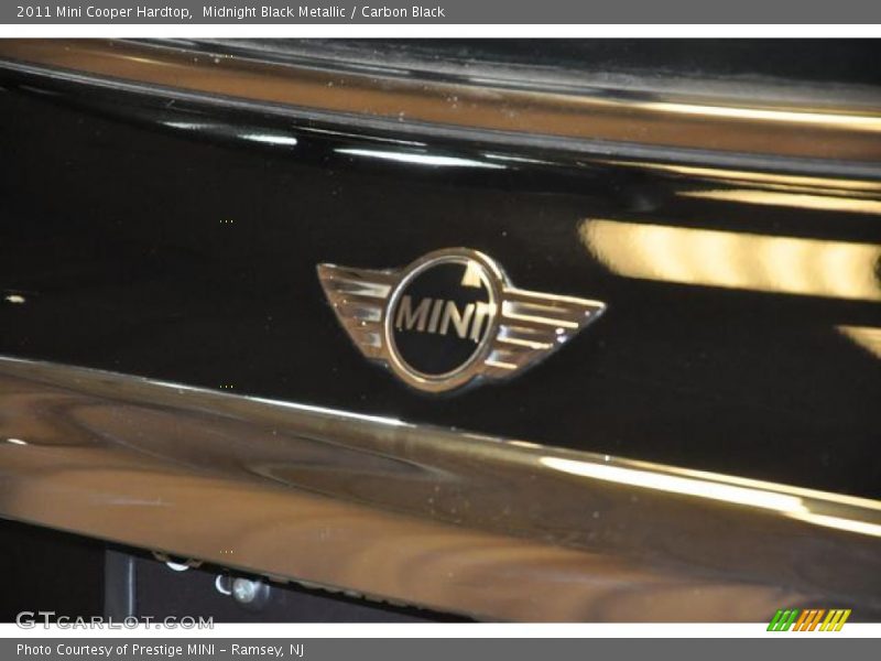Midnight Black Metallic / Carbon Black 2011 Mini Cooper Hardtop