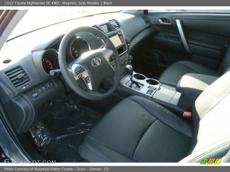 Magnetic Gray Metallic / Black 2013 Toyota Highlander SE 4WD