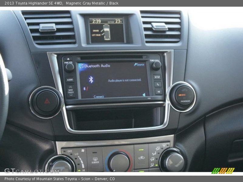 Magnetic Gray Metallic / Black 2013 Toyota Highlander SE 4WD