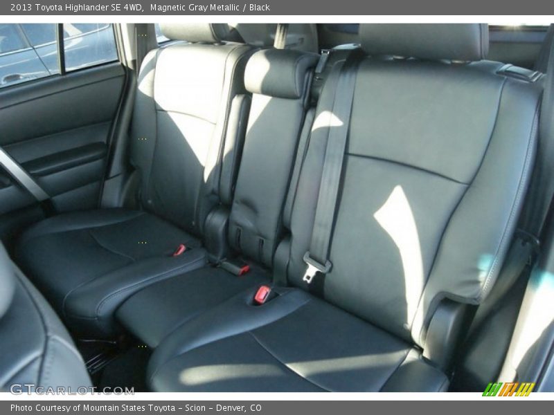 Magnetic Gray Metallic / Black 2013 Toyota Highlander SE 4WD