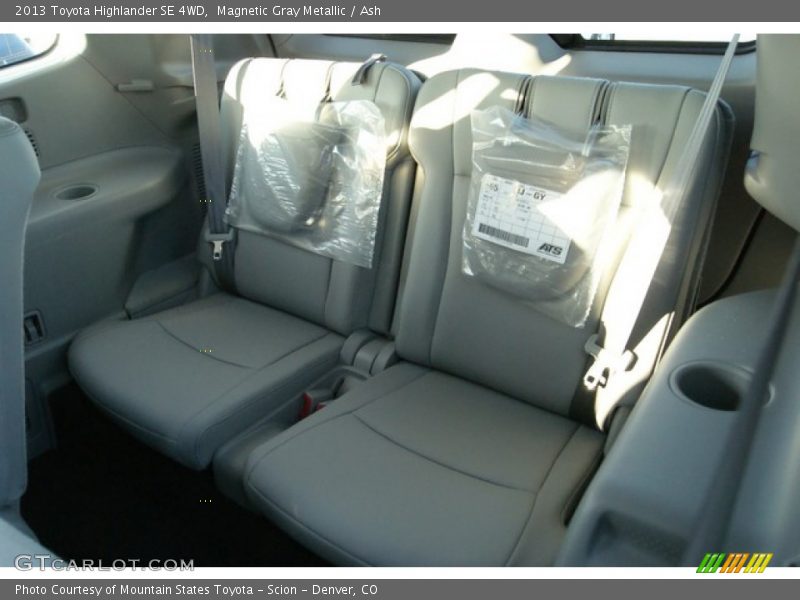 Magnetic Gray Metallic / Ash 2013 Toyota Highlander SE 4WD