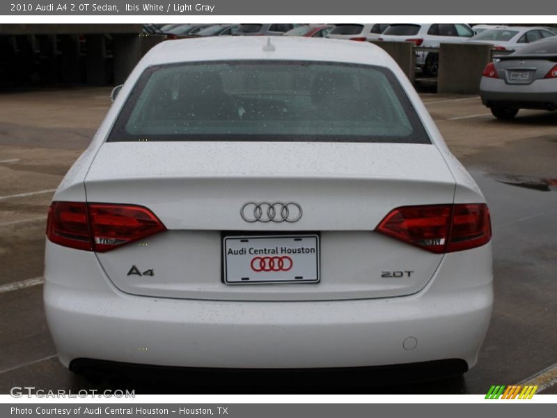 Ibis White / Light Gray 2010 Audi A4 2.0T Sedan