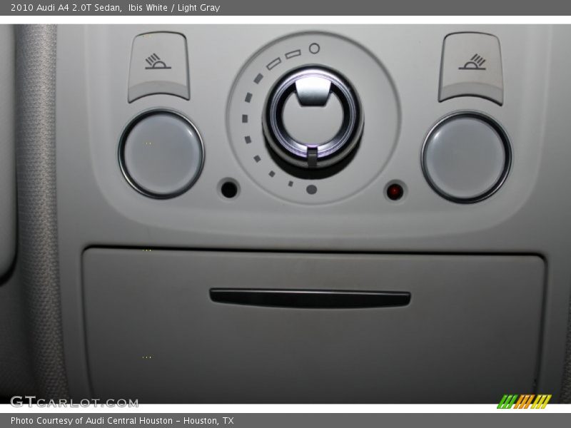 Ibis White / Light Gray 2010 Audi A4 2.0T Sedan