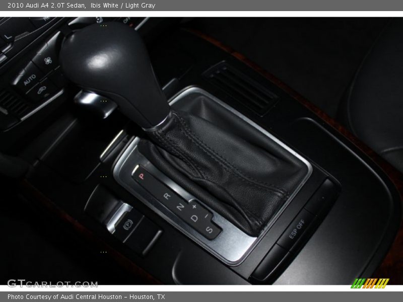 Ibis White / Light Gray 2010 Audi A4 2.0T Sedan