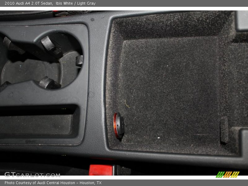 Ibis White / Light Gray 2010 Audi A4 2.0T Sedan