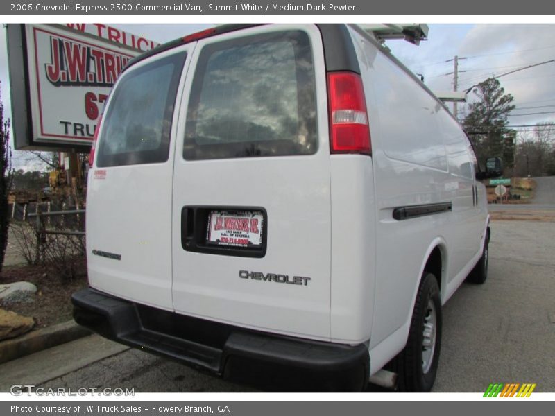 Summit White / Medium Dark Pewter 2006 Chevrolet Express 2500 Commercial Van