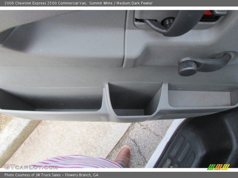 Summit White / Medium Dark Pewter 2006 Chevrolet Express 2500 Commercial Van