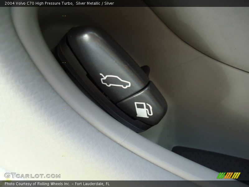 Silver Metallic / Silver 2004 Volvo C70 High Pressure Turbo