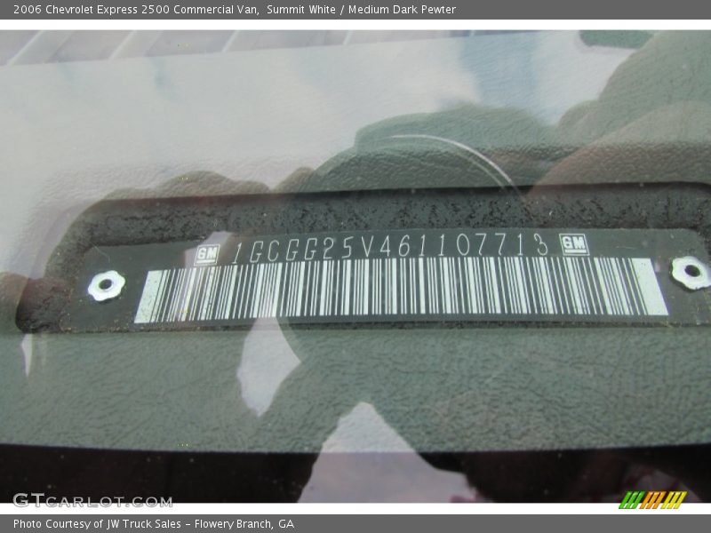 Summit White / Medium Dark Pewter 2006 Chevrolet Express 2500 Commercial Van