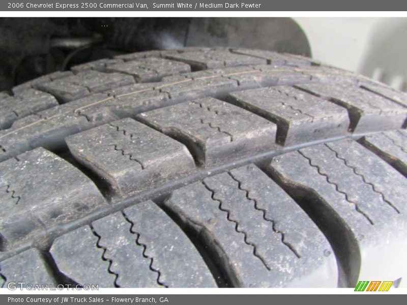 Summit White / Medium Dark Pewter 2006 Chevrolet Express 2500 Commercial Van