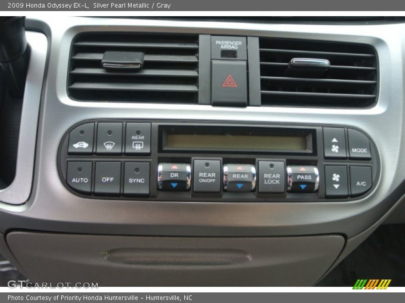 Silver Pearl Metallic / Gray 2009 Honda Odyssey EX-L