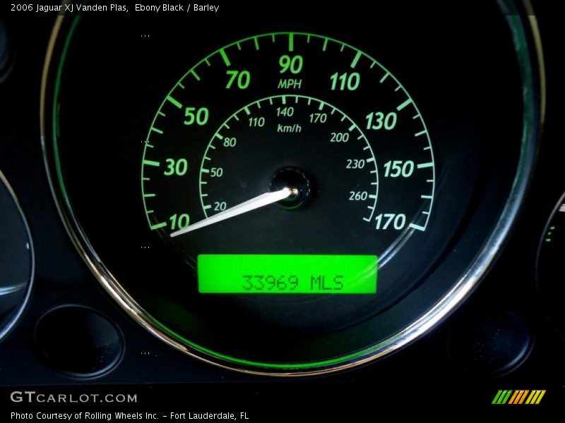 Ebony Black / Barley 2006 Jaguar XJ Vanden Plas