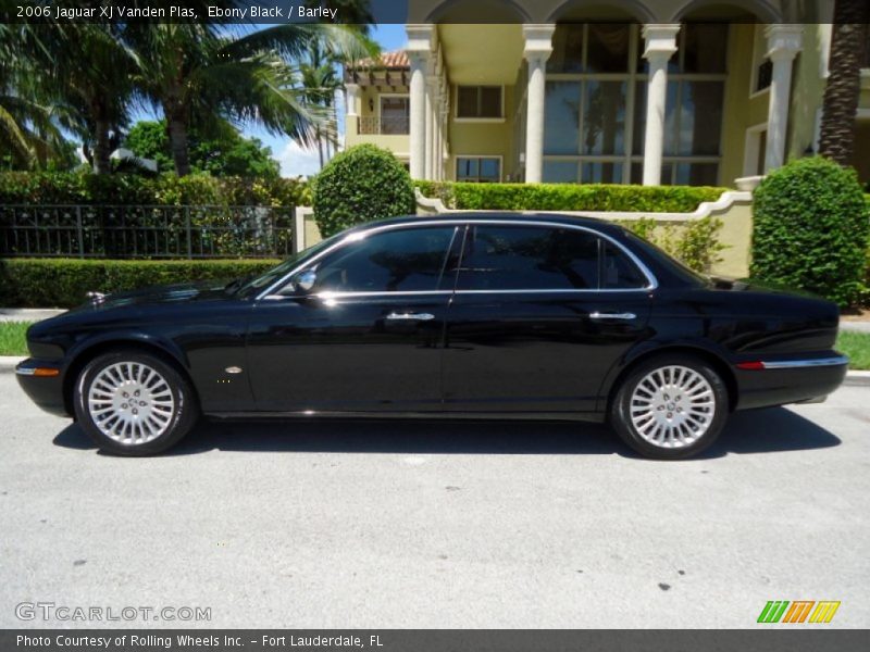 Ebony Black / Barley 2006 Jaguar XJ Vanden Plas