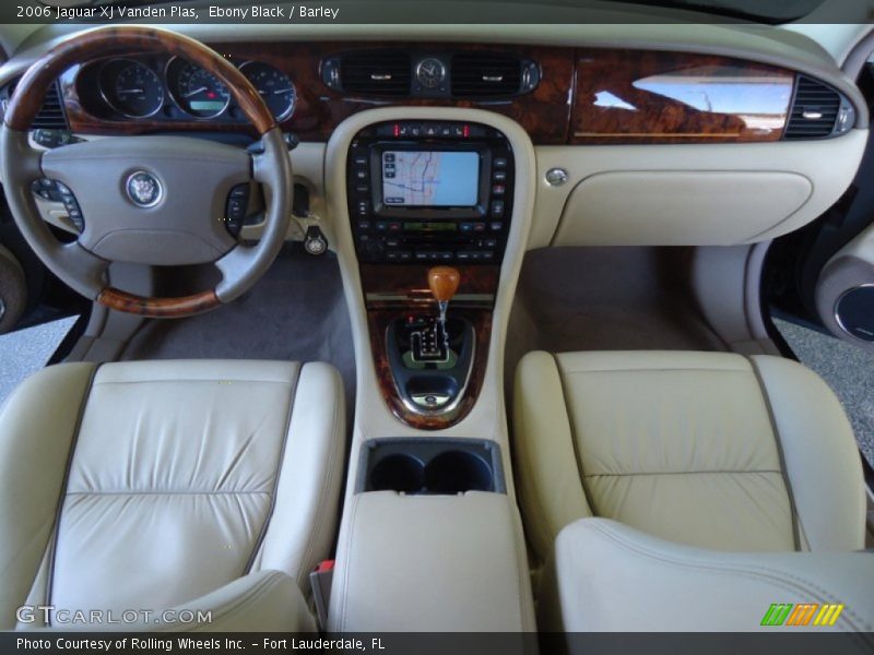 Dashboard of 2006 XJ Vanden Plas