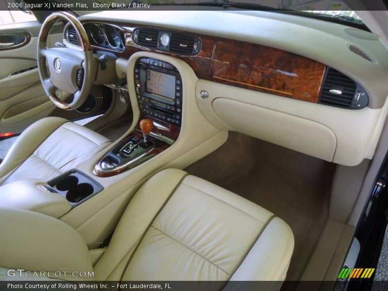 Dashboard of 2006 XJ Vanden Plas
