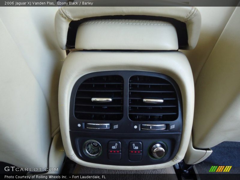 Ebony Black / Barley 2006 Jaguar XJ Vanden Plas