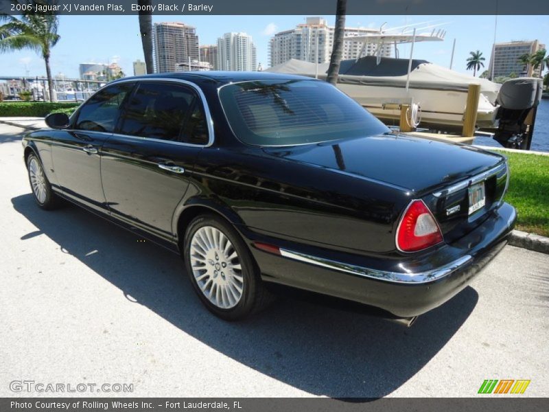 Ebony Black / Barley 2006 Jaguar XJ Vanden Plas