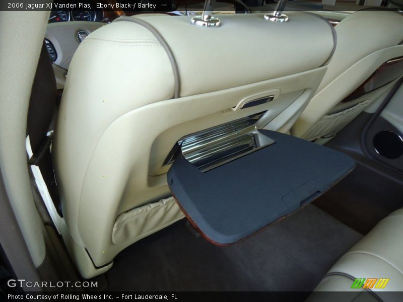 Ebony Black / Barley 2006 Jaguar XJ Vanden Plas