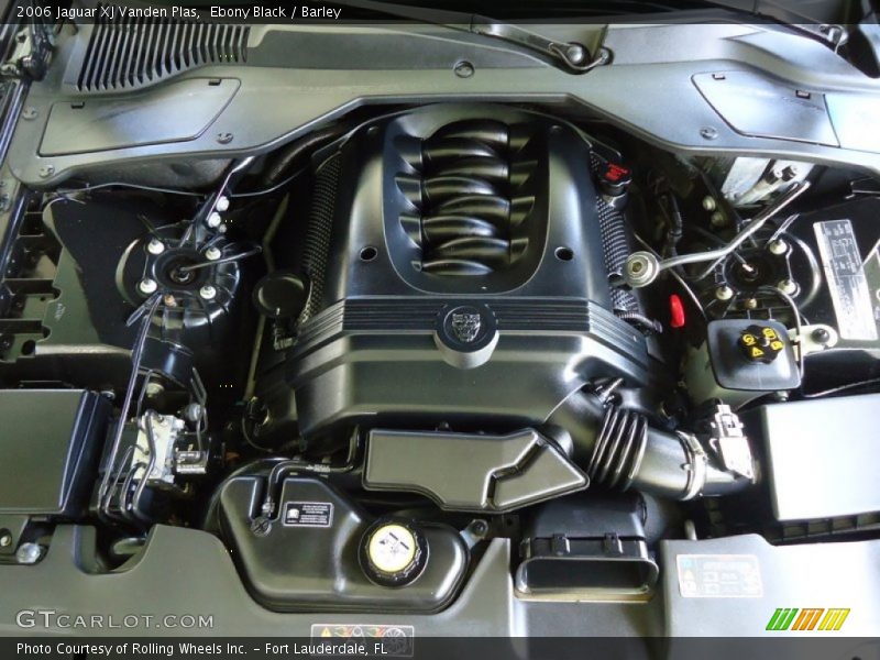  2006 XJ Vanden Plas Engine - 4.2 Liter DOHC 32-Valve VVT V8