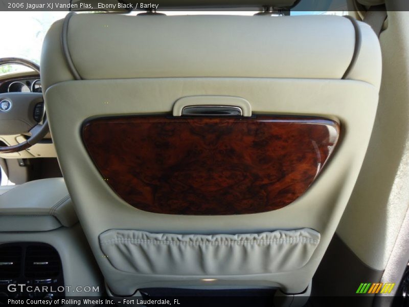 Ebony Black / Barley 2006 Jaguar XJ Vanden Plas