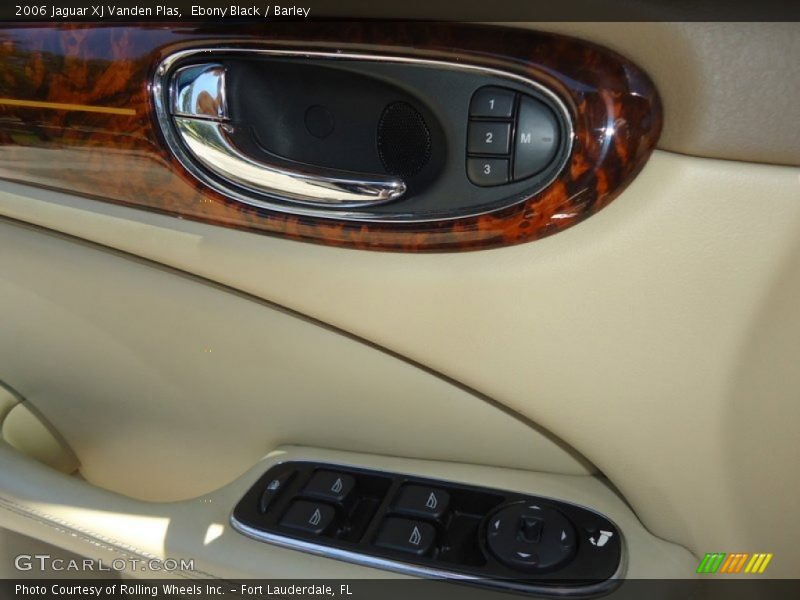 Ebony Black / Barley 2006 Jaguar XJ Vanden Plas
