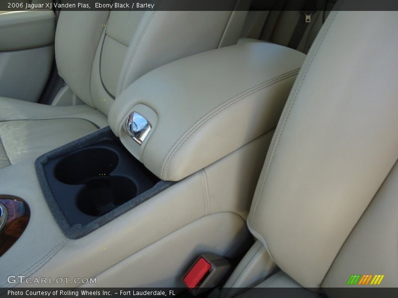 Ebony Black / Barley 2006 Jaguar XJ Vanden Plas